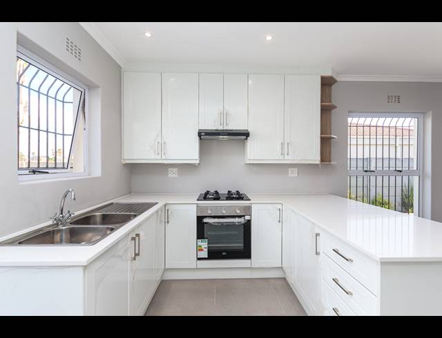 3 BEDROOM FREESTANDING SOLD IN SUNNINGDALE